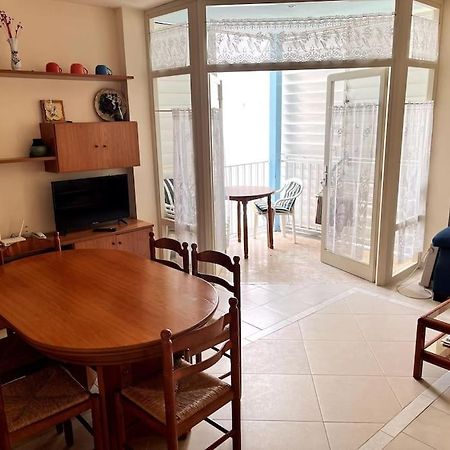 Piso Con Parking En El Centro A 2 Minutos De La Playa Apartment L' Escala Bagian luar foto